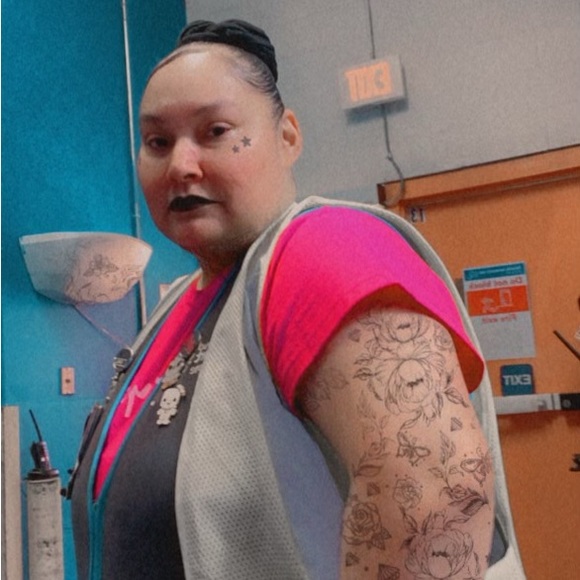 Meet your Posher, Julianne - Picture 1 of 1